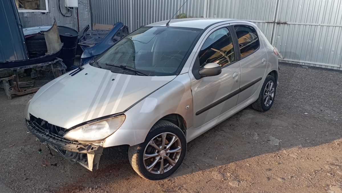 Разборка Peugeot 206 2005 г.в. с пробегом 150 000 км