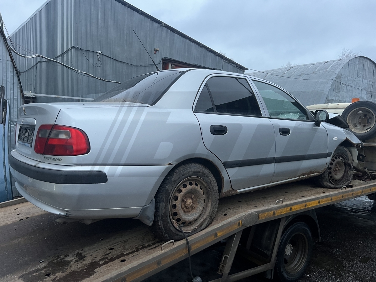 Разборка Mitsubishi Carisma 2003 г.в. с пробегом 250 000 км
