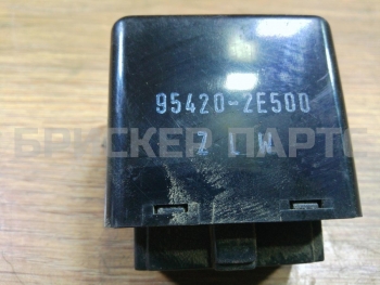 Реле стеклоочистителя на Хендай Тусан 1 поколение 954202E500