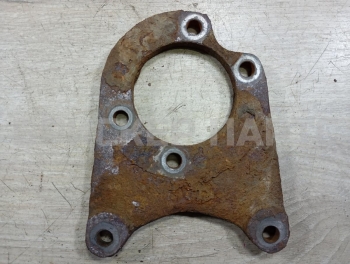 Кронштейн на Митсубиси Каризма I поколение рестайлинг M814719
