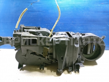 Корпус отопителя на Митсубиси Каризма I поколение рестайлинг MR916370