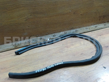 Уплотнитель капота на Фольксваген Поло Mk5 Седан 6R0823723C