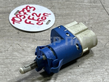 Датчик включения стопсигнала на Форд Фиеста MK6 (CB1, CCN) 3M5T9C872AC
