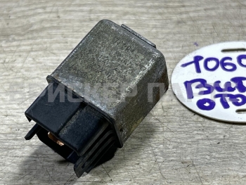 Реле отопителя на Сузуки XL7 (Икс-эль) 1 серия 7429165D00