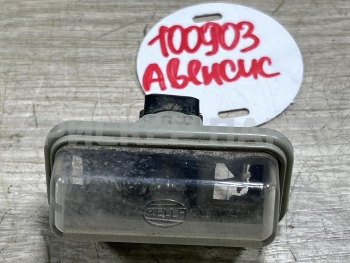 Плафон подсветки заднего номера на Тойота Авенсис 2 (T250) 8127005042