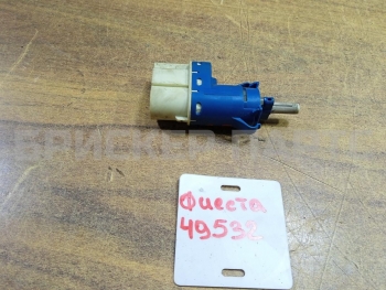 Датчик включения стопсигнала на Форд Фиеста MK5 3M5T9C872AB
