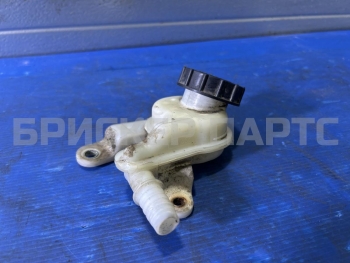 Бачок тормозной жидкости на Форд Фиеста MK6 (CB1, CCN) 8V512K478AD