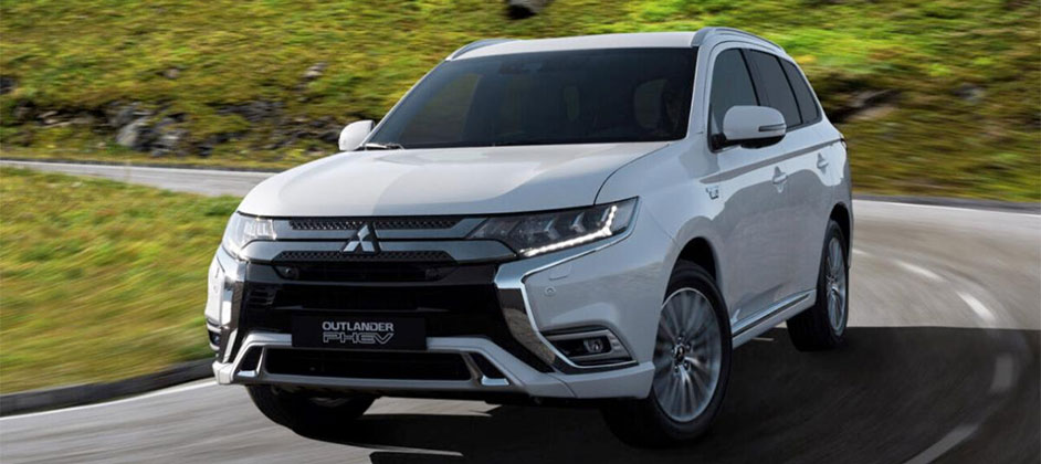 В РФ запущены продажи гибридных кроссоверов Mitsubishi Outlander PHEV за 3,15 млн рублей